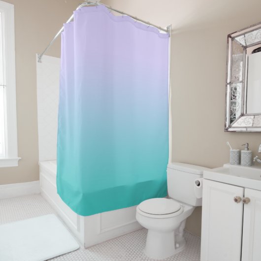 Bleke lavendel en turquoise verloop douchegordijn (In situ)