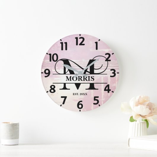 Bleke lavendel in distressed M monogram Grote Klok (Huis)