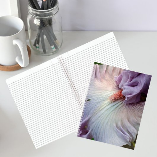 Bleke Paarse Baardloze Iris Bloemig Notitieboek
