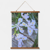 Bleke Paarse Iris Bloemen Hangend Wandkleed (Voorkant)