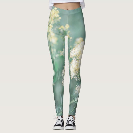 Bleke pasteelgroene, niet-geelachtige weidebloemen leggings (Voorkant)