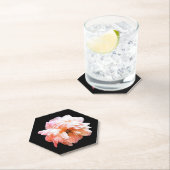 Bleke perzik pioen op zwart kartonnen onderzetters (Insitu)