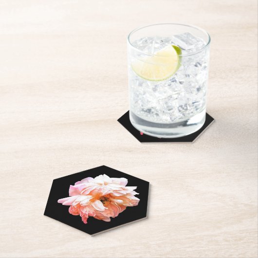 Bleke perzik pioen op zwart kartonnen onderzetters (Insitu)