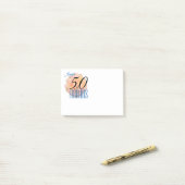Bleke perzik Roos 50 en Fabulous Birthday Party Post-it® Notes (Op bureau)