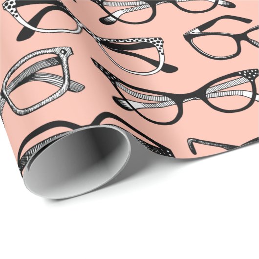 Bleke roze bril, eigeel, eierkleding cadeaupapier (Rol Hoek)