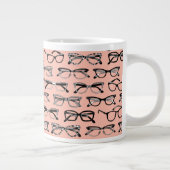 Bleke roze bril, eigeel, eierkleding grote koffiekop (Rechts)