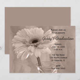 Bleke roze gekleurde Daisy Graduy Party Invitation Kaart