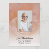 Bleke roze rozenbloem begrafenisdienst programmakaart (Voorkant)