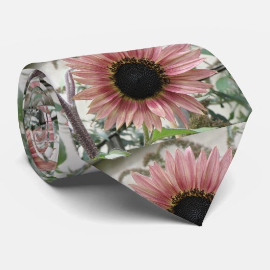 Bleke roze zonnebloem stropdas (Opgerold)