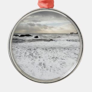 Bleke schuimende oceaan zeegezicht, IJsland Metalen Ornament
