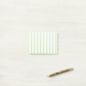 Bleke strepen met groen en wit snoep post-it® notes (Op bureau)