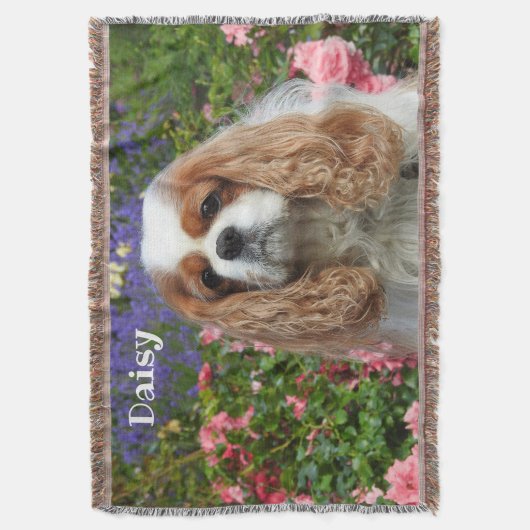 Blenheim Cavalier King Charles Spaniel in Flowers Deken (Voorkant Verticaal)