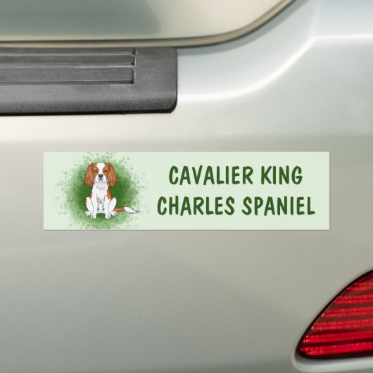 Blenheim Cavalier King Charles Spaniel Op Groen Bumpersticker (Op auto)