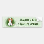 Blenheim Cavalier King Charles Spaniel Op Groen Bumpersticker (Voorkant)