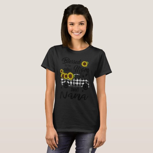 Blessed To Be Called Mom And Nana Mother's Day 202 T-shirt (Voorkant volledig)