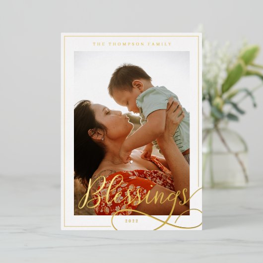 Blessenaar Elegant Script Calligraphy Family Foto Folie Feestdagenkaart (Staand Voorkant)