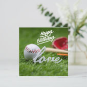 Blij baard op honkbal met bal op groen gras (Staand voorkant)