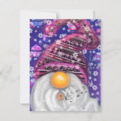 Blij Gnome in paarse hoed zingt een kerstlied   (Achterkant)