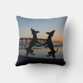 Blij honden dansen op het strand scène kussen (Achterkant)