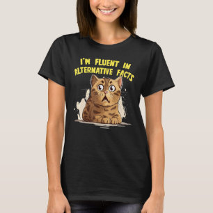 Blij kat uitdrukking met grappige witte Lie ideeën T-shirt