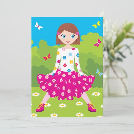 Blij Meisje met Bloemen en Vlinders Kaart