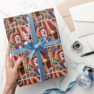 Blijde Clown die Kleurrijke Ballen Jongleert Cadeaupapier
