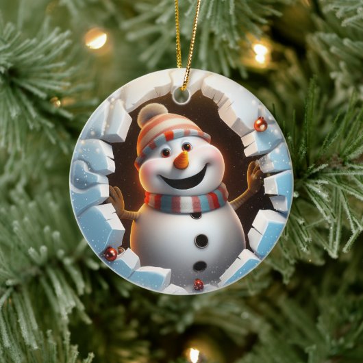 Blijde sneeuwman die van de winter geniet. keramisch ornament (Boom)