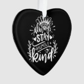 Blijf altijd nederig en wees vriendelijk oranje ornament (voorkant)