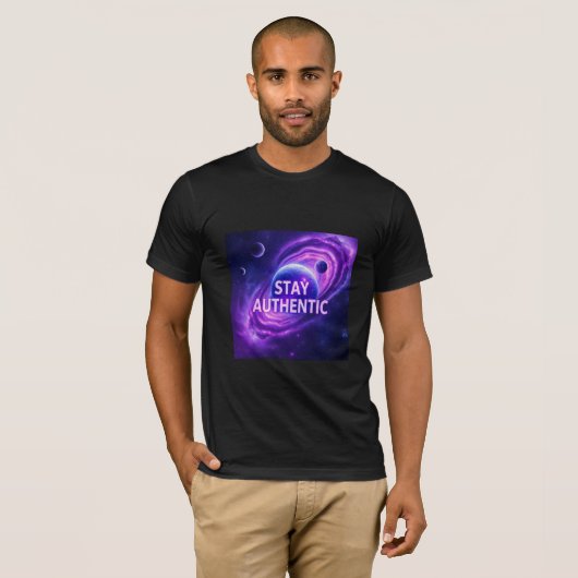 Blijf Authentiek T-Shirt | Kosmische Exploratie Mo (Voorkant volledig)