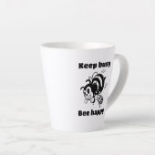 Blijf bezig Wees blij Bee Motivatie Cartoon Latte Mok (Rechterhoek)