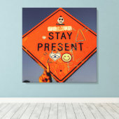 Blijf Cadeau, Oranje wegwijzer graffiti Canvas Afdruk (Insitu (Houten vloer))