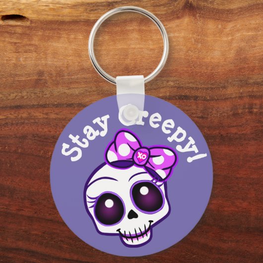 "Blijf Creepy!" Creepy Kawaii Button Sleutelhanger (Voorkant)