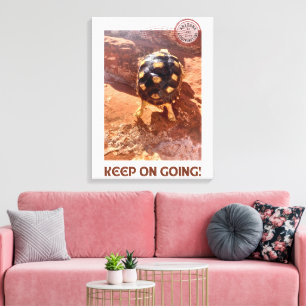 Blijf doorgaan met drukte Baby Sulcata wandelen in Canvas Afdruk