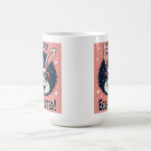 Blijf Egg-aangehaald!: Retro Easter Bunny Vibes Koffiemok (Center)