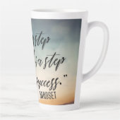 Blijf geïnspireerd – Motivatie en verheffende Desi Latte Mok (Rechts)