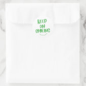 Blijf glimlachen ronde sticker (Tas)