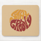 Blijf Groovy met een plons rood en geel Muismat (Voorkant)