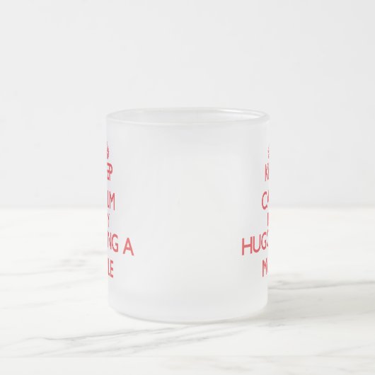 Blijf kalm door een Mule te knuffelen Matglas Koffiemok (Center)