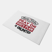 Blijf kalm en bid dat Gods plan onbeperkt is Deurmat (Schuin)