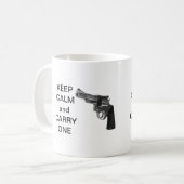 Blijf kalm en draag een (pistool) mok (Voorkant links)