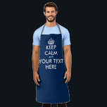 Blijf kalm en ga door met de blauwe keuken van de  schort<br><div class="desc">Aangepast om rustig te blijven en door te gaan met de grote blauwe keuken van de marine Apron voor mannen en vrouwen. Moderne typografische sjabloon met kroon silhouet. Persoonlijke kookpannen in elke kleur. Rendy sjabloon met leuke typografie. Voeg je eigen naam of humoristische prijsopgave toe. Creëer je eigen unieke cadeau...</div>