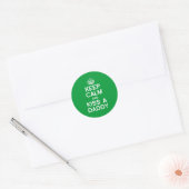 BLIJF KALM EN KUS EEN VADER RONDE STICKER (Envelop)