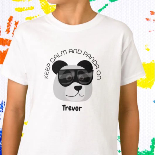 Blijf kalm en panda aan t-shirt