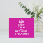 Blijf kalm en sla uw Eyelashes op Briefkaart (Staand voorkant)