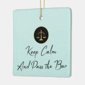 Blijf Kalm. Geef de balk door. Keramisch Ornament (Links)