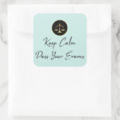 Blijf Kalm. Geef je examens af Vierkante Sticker (Tas)