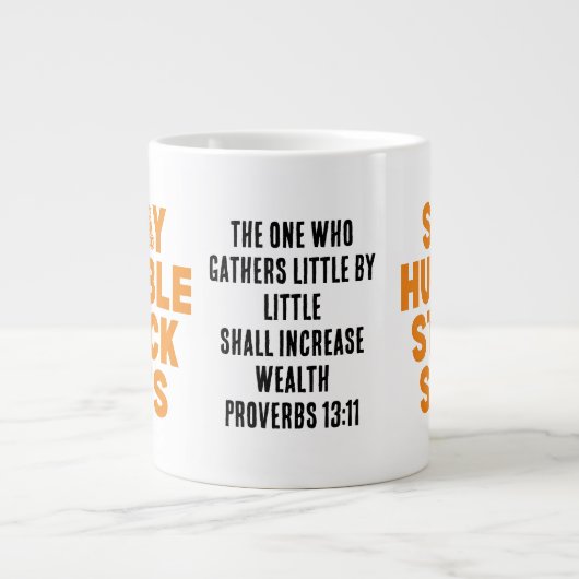 BLIJF NEDERIG STACK SATS Aangepaste Bitcoin Invest Grote Koffiekop (Voorkant)