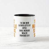 BLIJF NEDERIG STACK SATS Aangepaste Bitcoin Invest Mok (Midden)