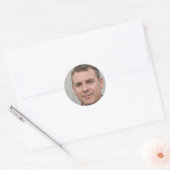 Blijf nieuwsgierig ronde sticker (Envelop)