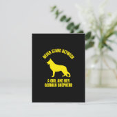 Blijf nooit tussen een meisje en haar Duitse herde Bedankkaart (Staand voorkant)